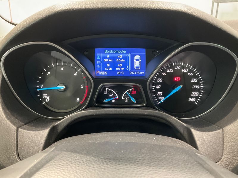 Ford Focus 2.0 TDCi Champions Edition 2013 – снимка 4
