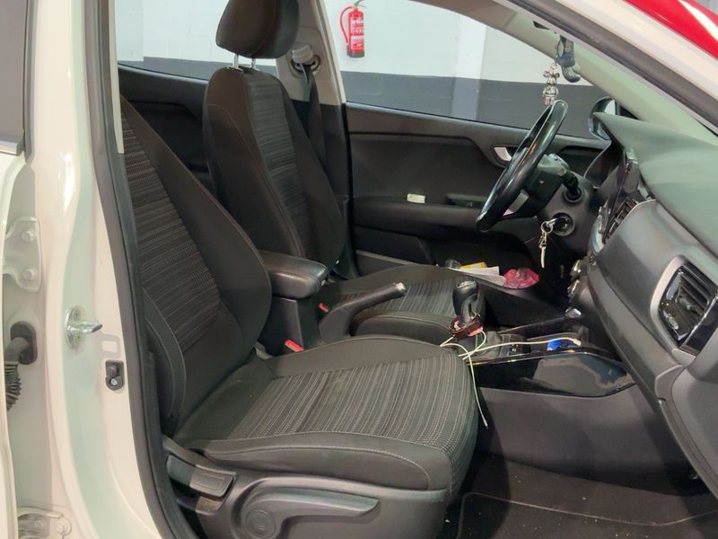 Kia Stonic 1.0 TGDI Mild-Hybrid Drive 2021 – снимка 16