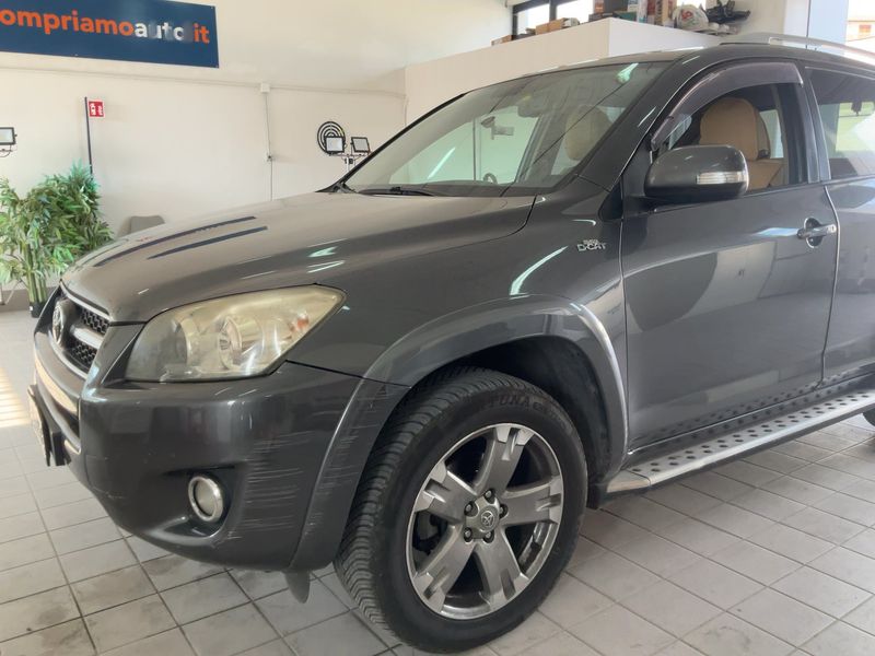 Toyota RAV 4 2.2 D-4D Crossover Luxury 2010 – снимка 2