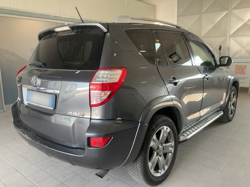 Toyota RAV 4 2.2 D-4D Crossover Luxury 2010 – снимка 8