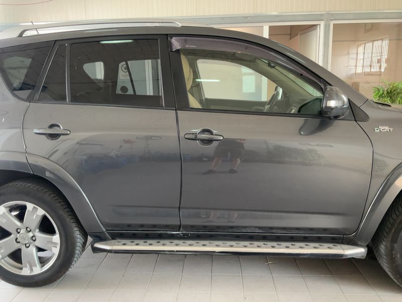 Toyota RAV 4 2.2 D-4D Crossover Luxury 2010 – снимка 10
