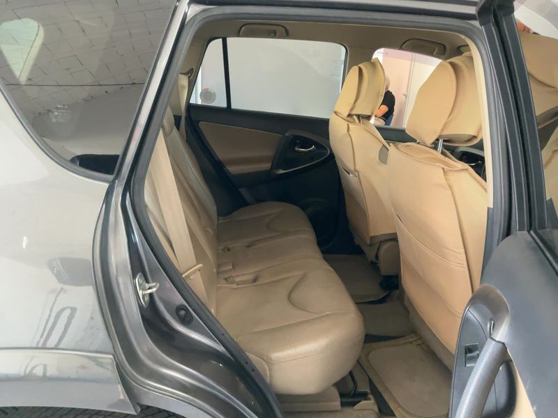 Toyota RAV 4 2.2 D-4D Crossover Luxury 2010 – снимка 19
