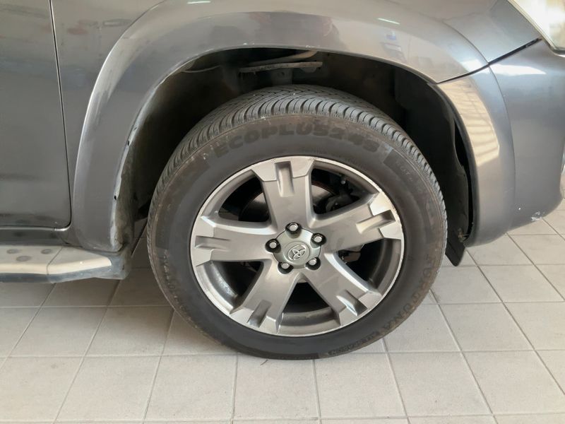 Toyota RAV 4 2.2 D-4D Crossover Luxury 2010 – снимка 11
