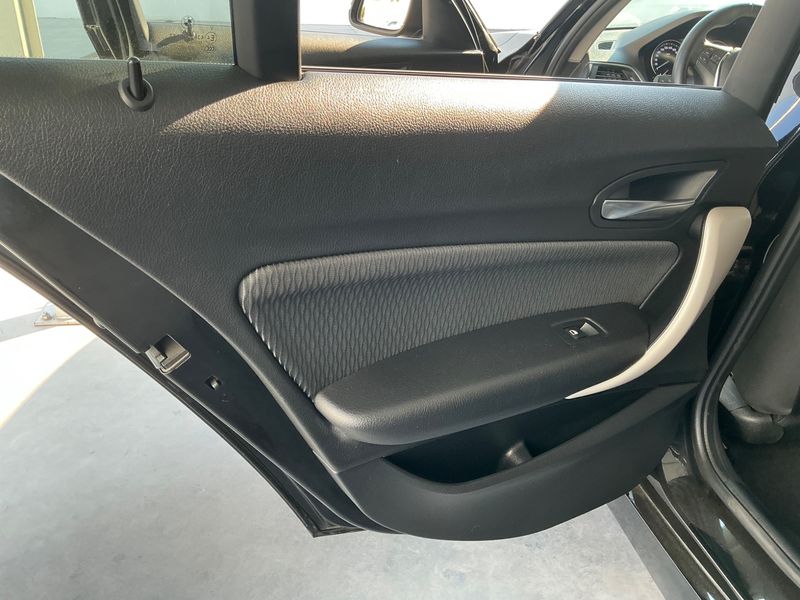 BMW 1er 116d Advantage 2019 – снимка 28