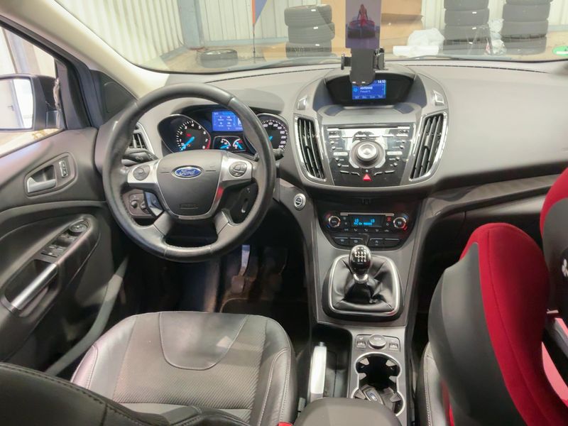 Ford Kuga 1.6 EcoBoost Titanium 2013 – снимка 18