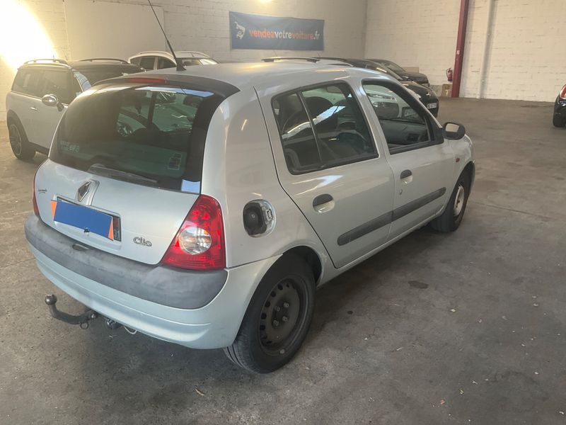 Renault Clio 1.5 dCi Expression 2002 – снимка 2