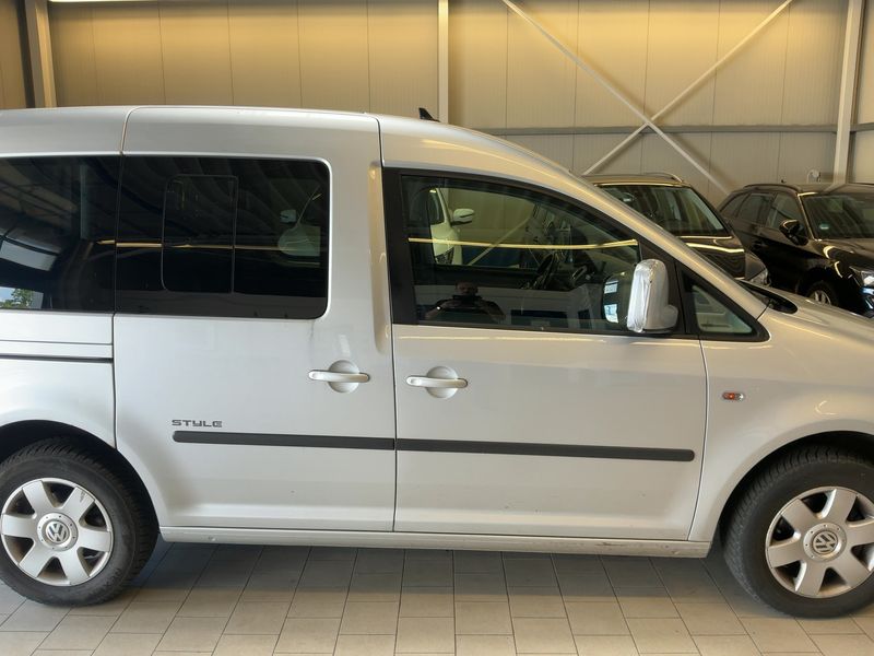 Volkswagen Caddy 1.9 TDI Life Style 2009 – снимка 10
