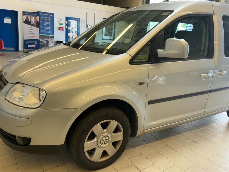 Volkswagen Caddy 1.9 TDI Life Style 2009 – снимка 2