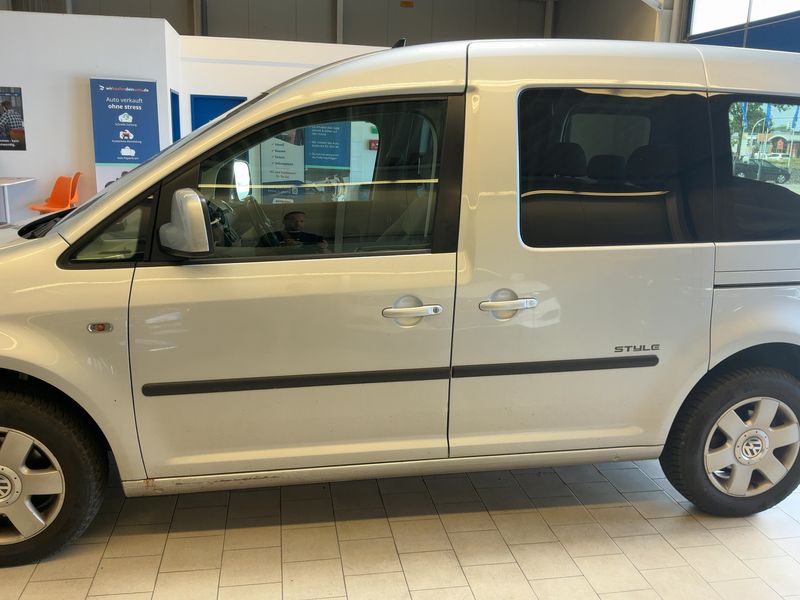 Volkswagen Caddy 1.9 TDI Life Style 2009 – снимка 4