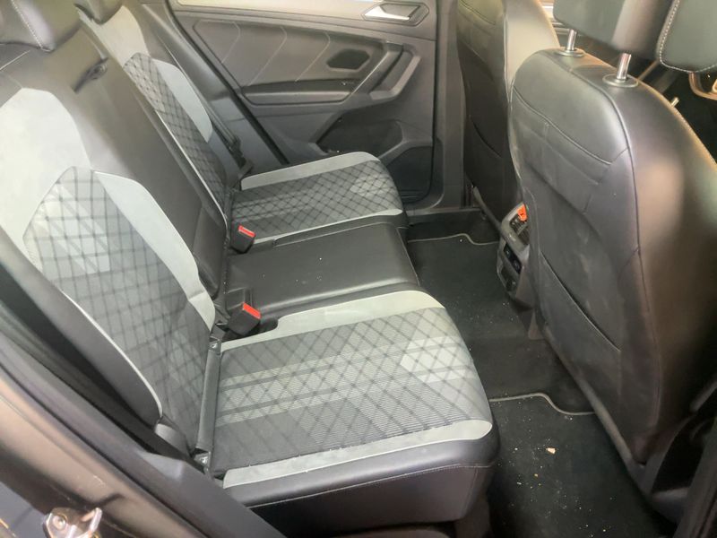 Volkswagen Tiguan 2.0 TDI R-Line 4Motion 2021 – снимка 19