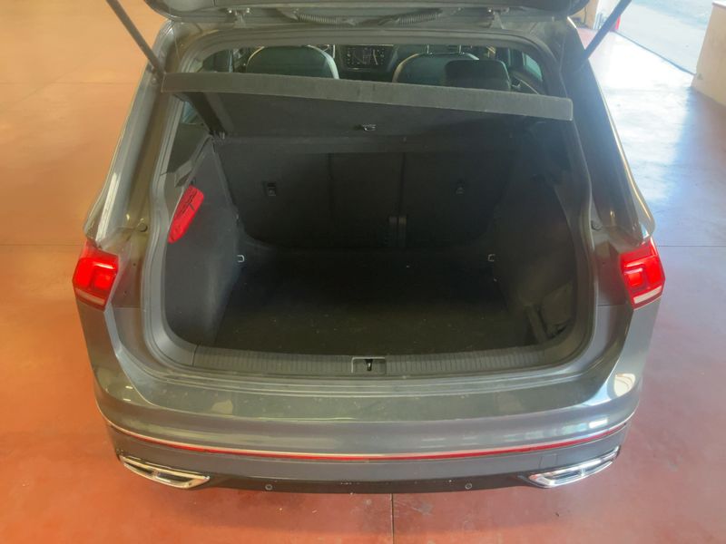 Volkswagen Tiguan 2.0 TDI R-Line 4Motion 2021 – снимка 15