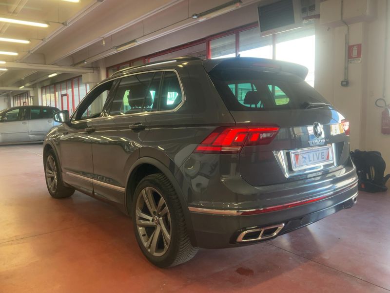Volkswagen Tiguan 2.0 TDI R-Line 4Motion 2021 – снимка 6