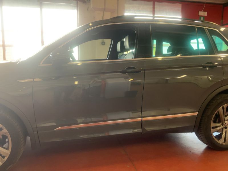 Volkswagen Tiguan 2.0 TDI R-Line 4Motion 2021 – снимка 4