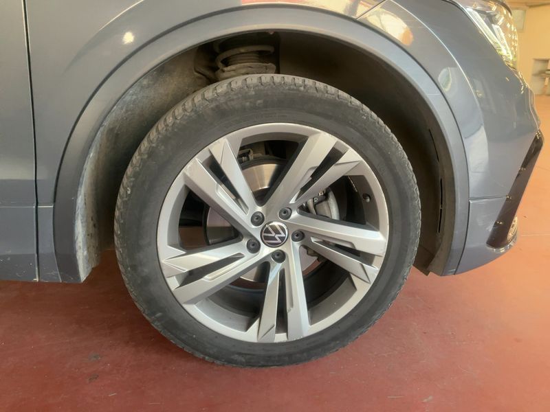 Volkswagen Tiguan 2.0 TDI R-Line 4Motion 2021 – снимка 11