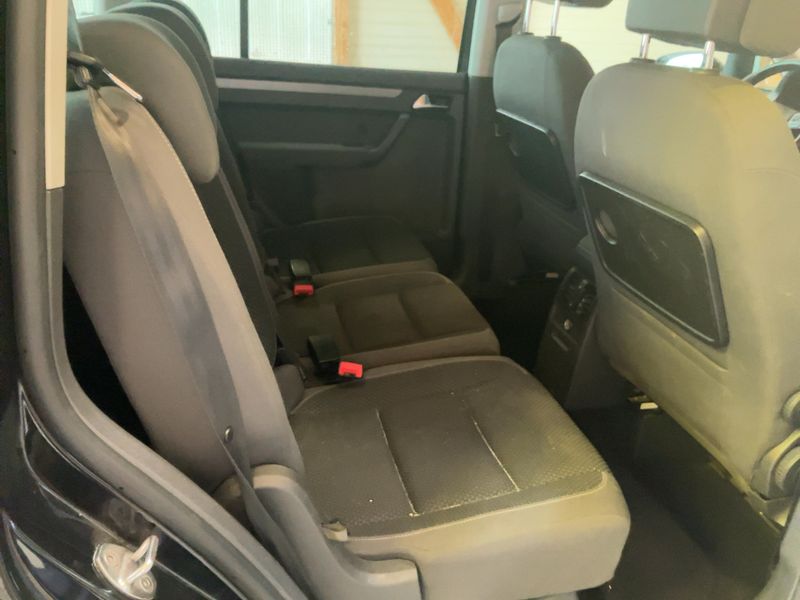 Volkswagen Touran 1.6 TDI Comfortline BlueMotion Tech 2013 – снимка 19