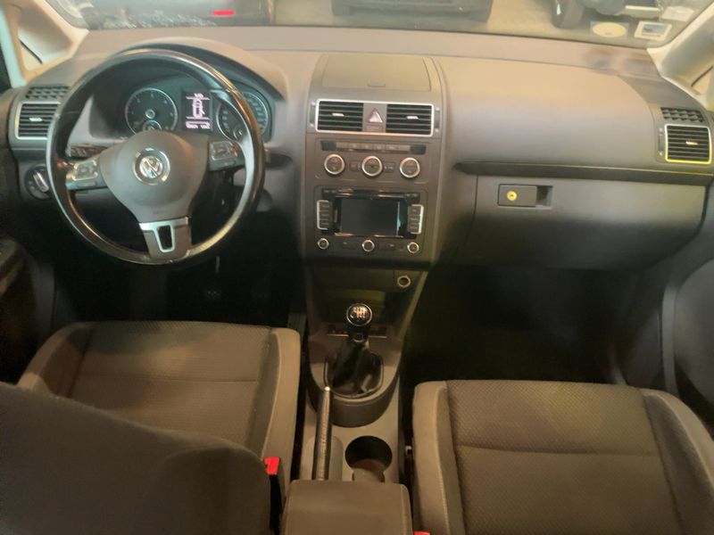 Volkswagen Touran 1.6 TDI Comfortline BlueMotion Tech 2013 – снимка 17