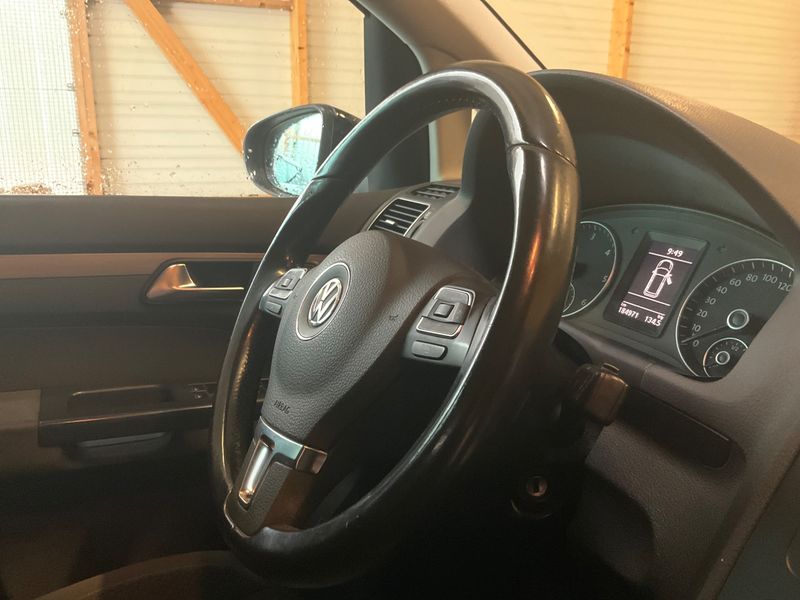 Volkswagen Touran 1.6 TDI Comfortline BlueMotion Tech 2013 – снимка 23