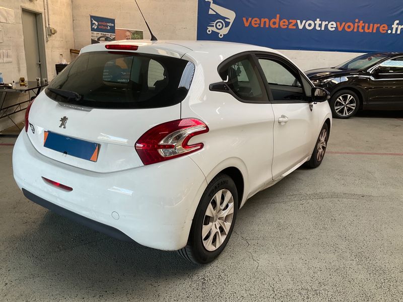 Peugeot 208 1.0 VTi Like 2014 – снимка 2