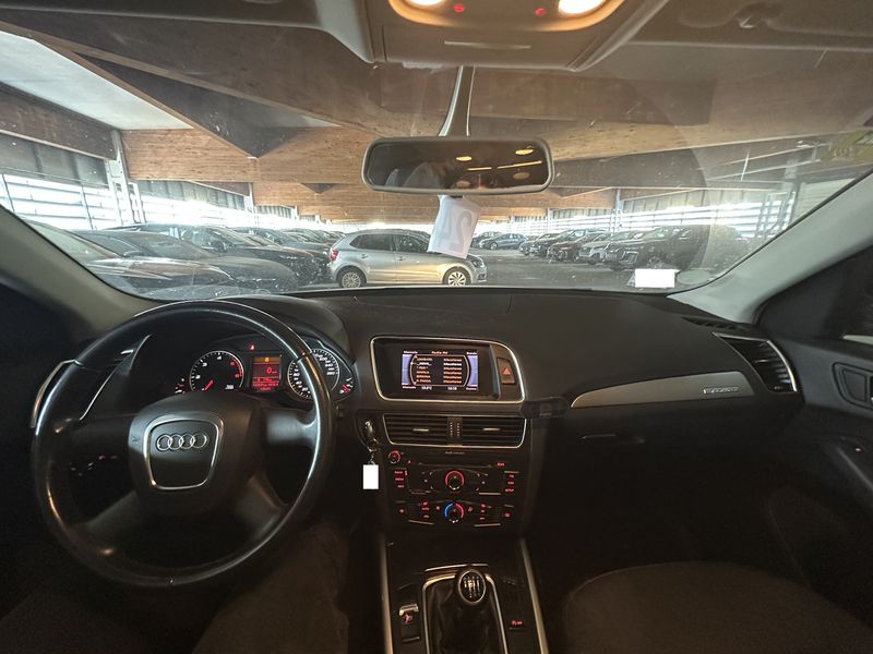 Audi Q5 2.0 TDI quattro 2011 – снимка 11
