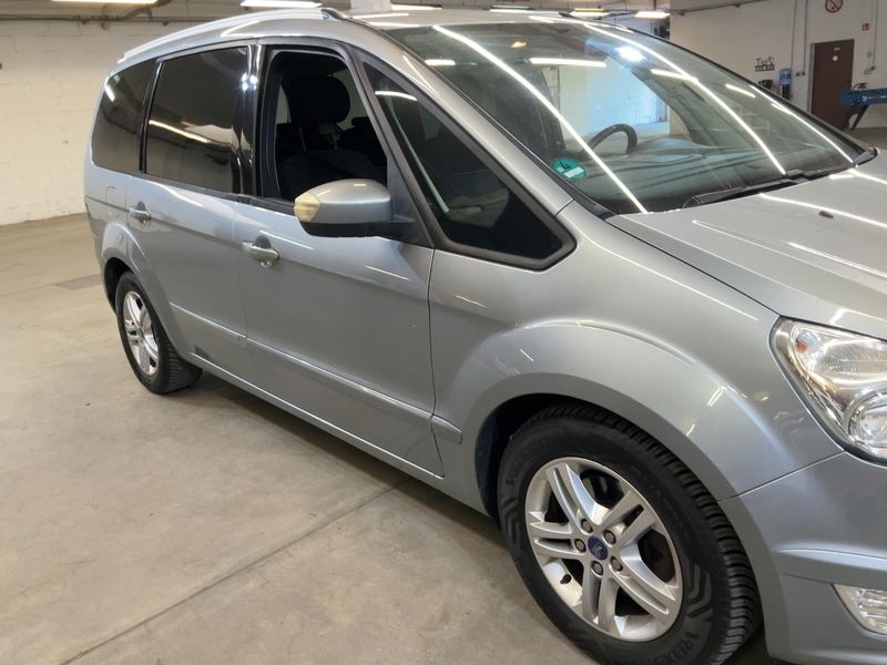 Ford Galaxy 2.0 TDCi Champions Edition 2012 – снимка 12