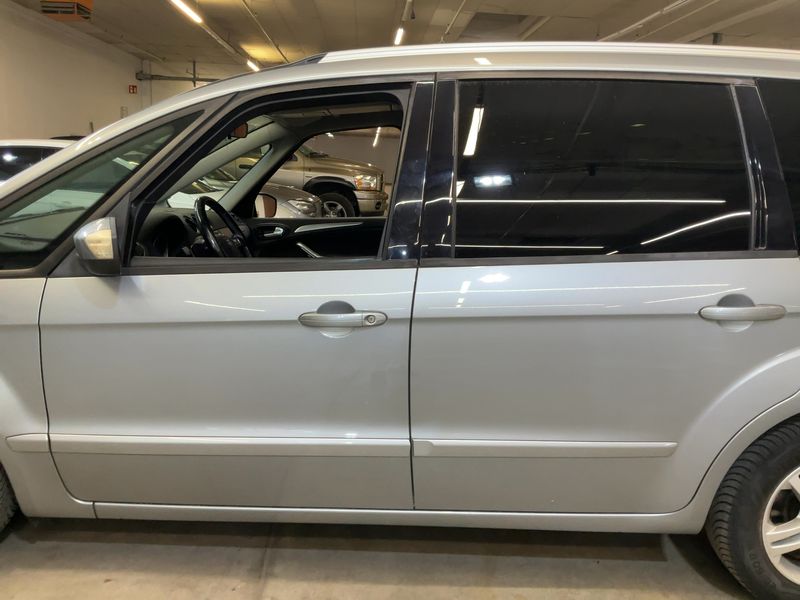 Ford Galaxy 2.0 TDCi Champions Edition 2012 – снимка 4
