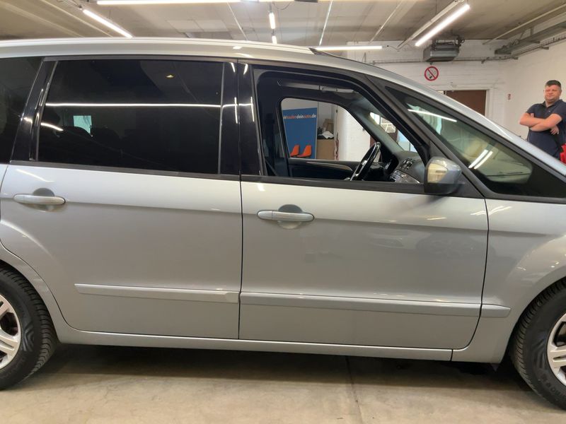 Ford Galaxy 2.0 TDCi Champions Edition 2012 – снимка 10