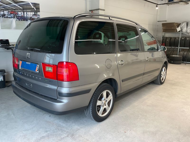 Seat Alhambra 2.0 TDI Reference 2010 – снимка 2