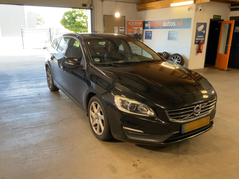 Volvo V60 2.0 D4 Momentum 2014 – снимка 12