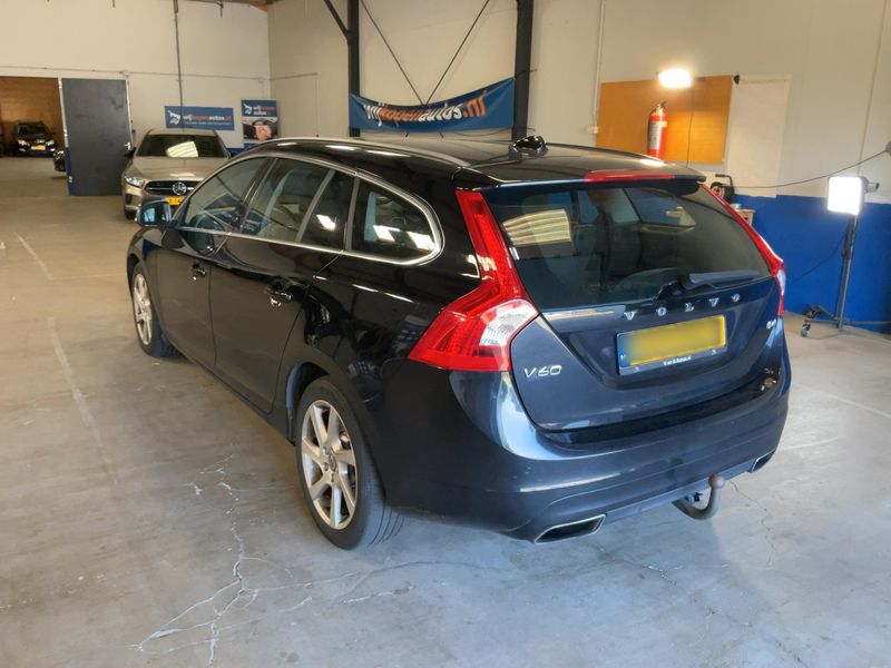 Volvo V60 2.0 D4 Momentum 2014 – снимка 6