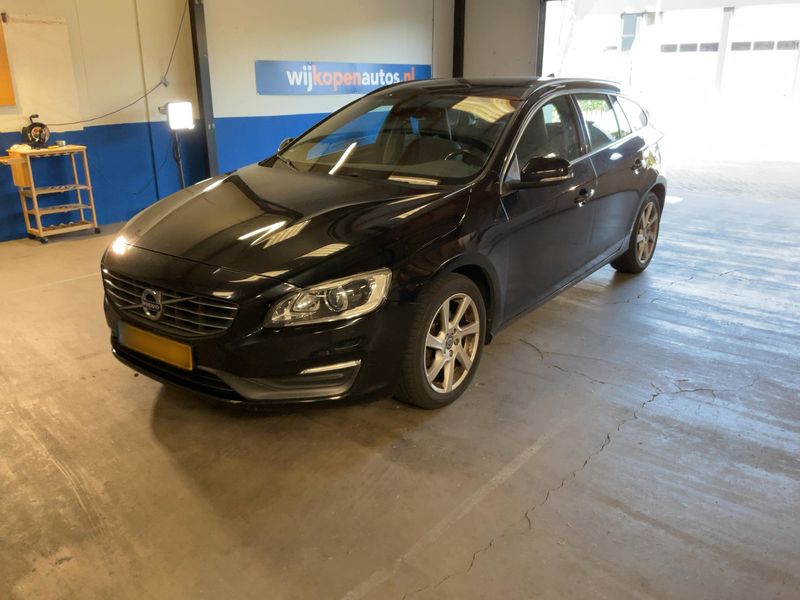Volvo V60 2.0 D4 Momentum 2014 – снимка 1