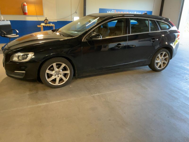 Volvo V60 2.0 D4 Momentum 2014 – снимка 2
