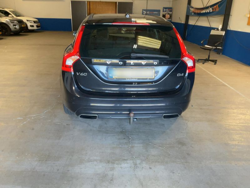 Volvo V60 2.0 D4 Momentum 2014 – снимка 7