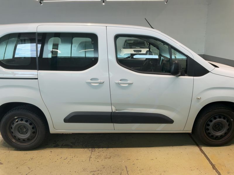 Opel Combo Life 1.5 CDTI Edition 2022 – снимка на щета