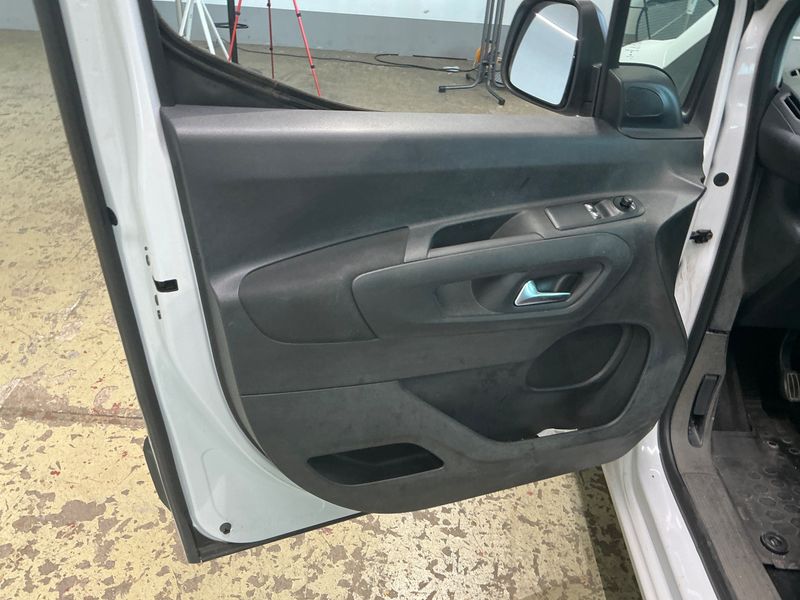 Opel Combo Life 1.5 CDTI Edition 2022 – снимка на щета