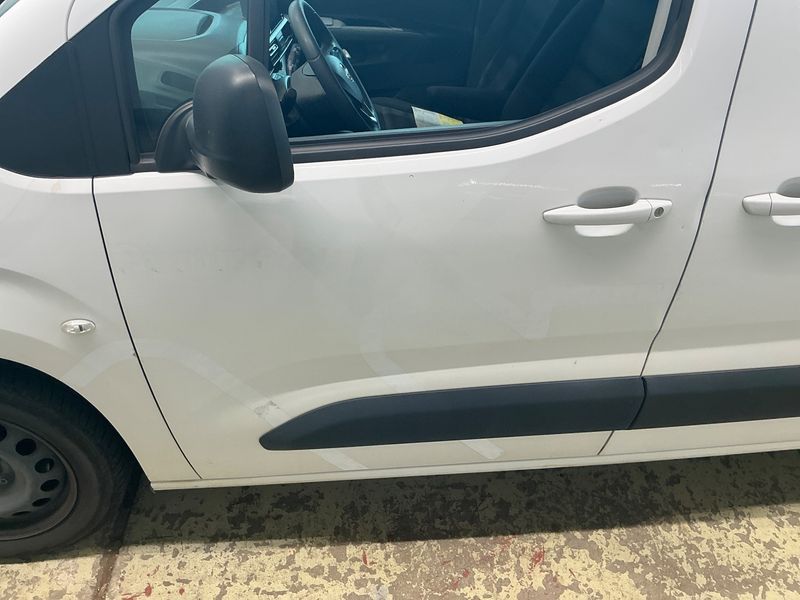 Opel Combo Life 1.5 CDTI Edition 2022 – снимка на щета