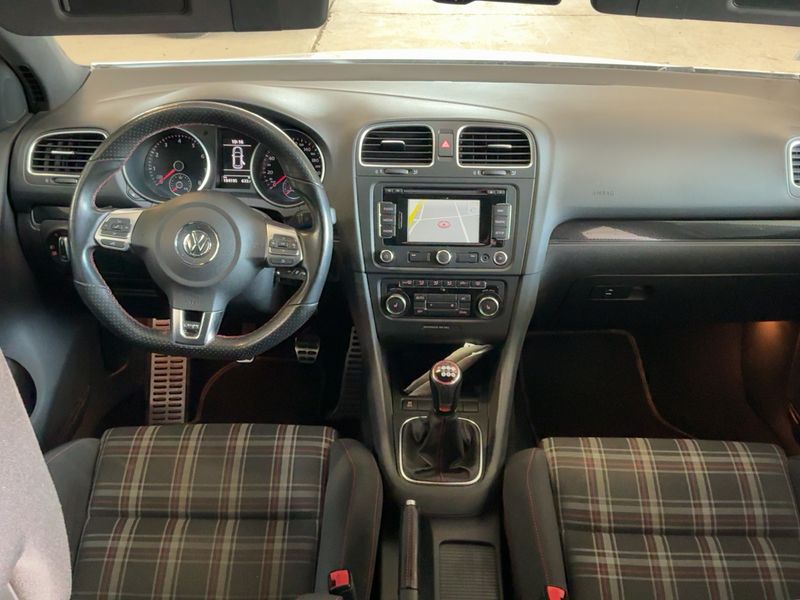 Volkswagen Golf VI 2.0 TSI GTI Edition 35 2011 – снимка 17
