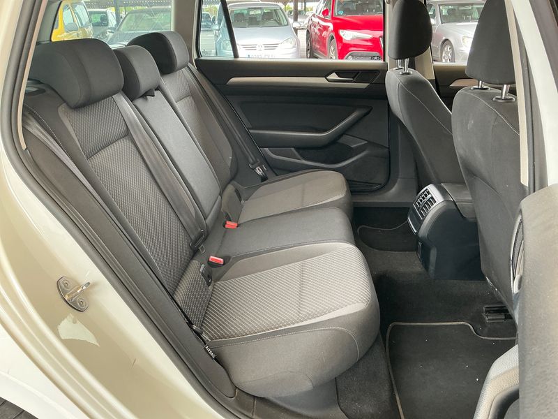 Volkswagen Passat 2.0 TDI 2021 – снимка 19