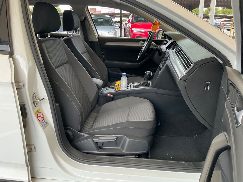 Volkswagen Passat 2.0 TDI 2021 – снимка 16