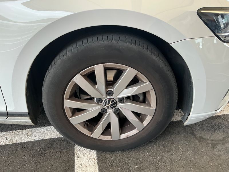 Volkswagen Passat 2.0 TDI 2021 – снимка 11