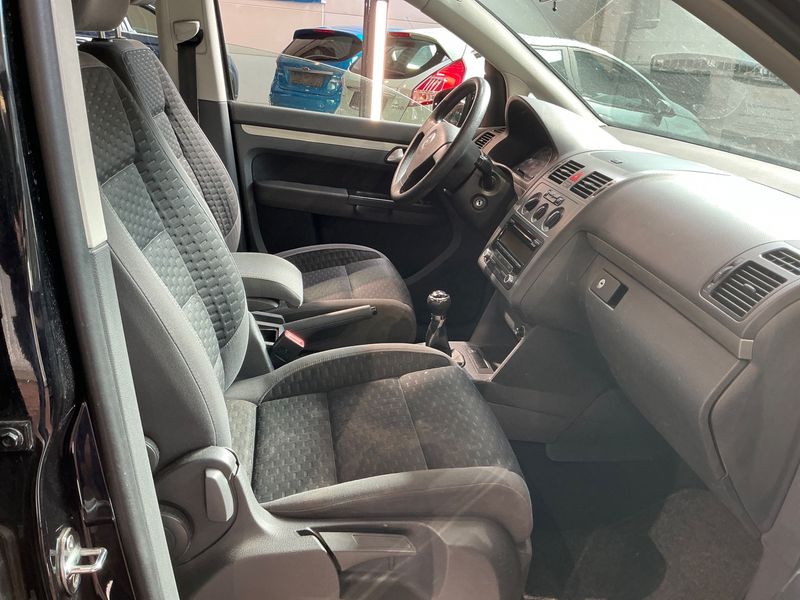 Volkswagen Touran 1.9 TDI Trendline 2009 – снимка 3