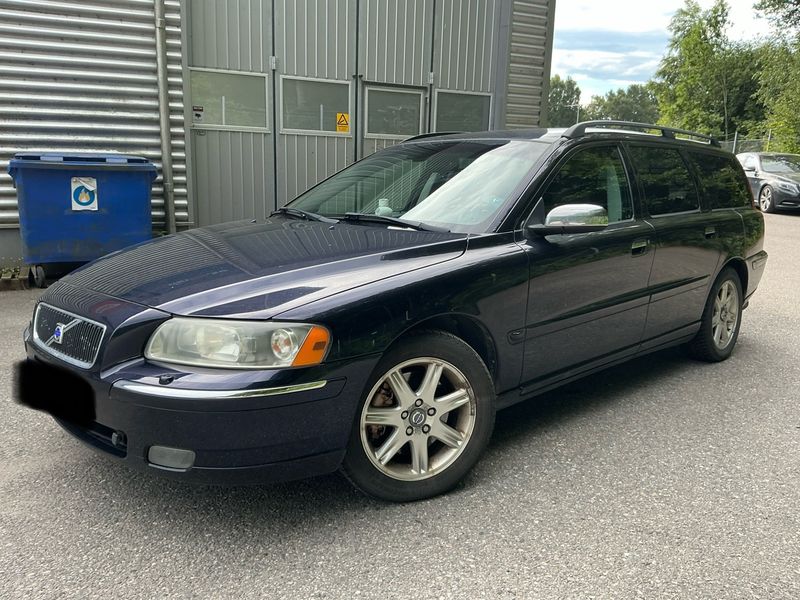 Volvo V70 2.5 T Kinetic 2004 – снимка 1