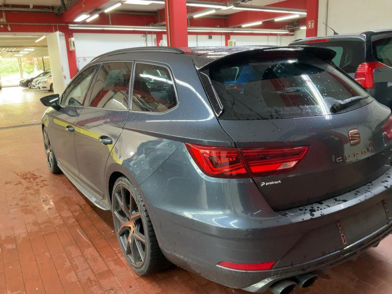 Seat Leon 2.0 TSI Cupra 300 4Drive R 2020 – снимка 6