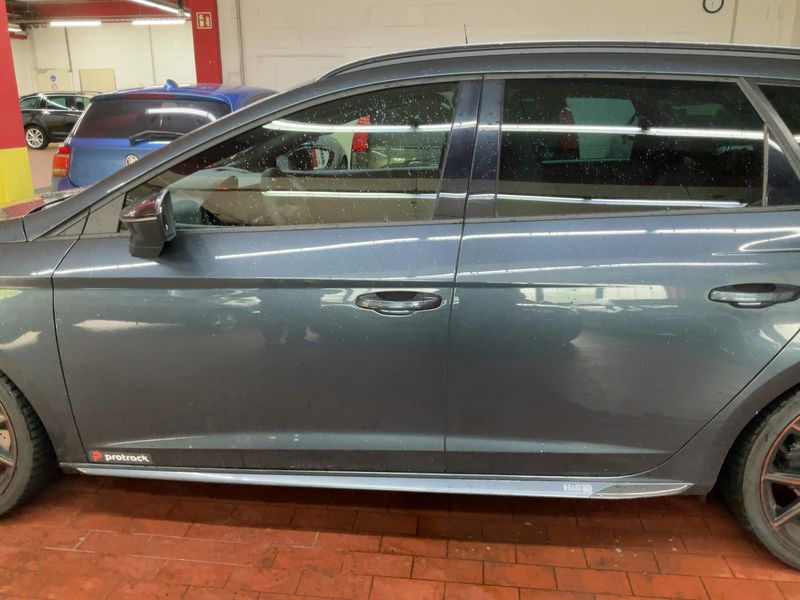 Seat Leon 2.0 TSI Cupra 300 4Drive R 2020 – снимка 4