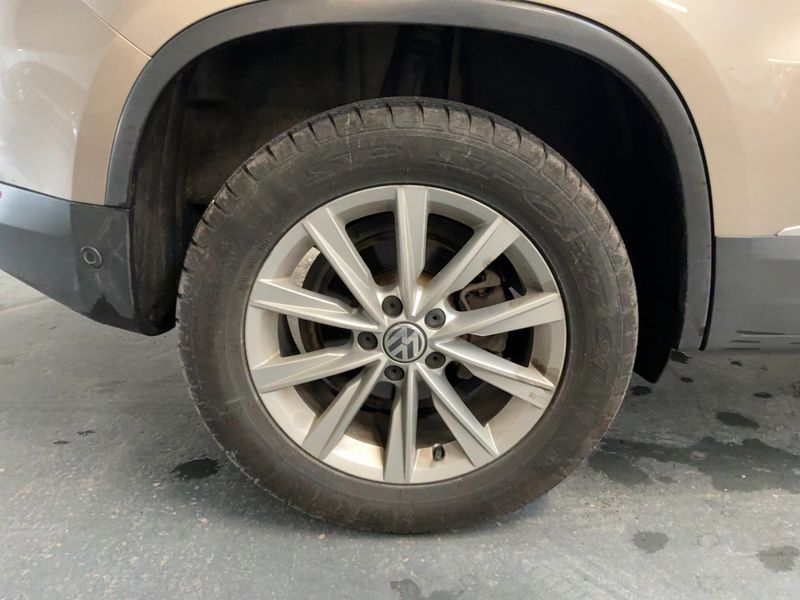 Volkswagen Tiguan 2.0 TDI Karat 4Motion BlueMotion Tech 2012 – снимка 9