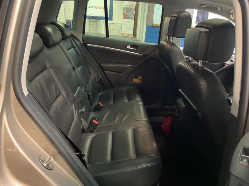 Volkswagen Tiguan 2.0 TDI Karat 4Motion BlueMotion Tech 2012 – снимка 19