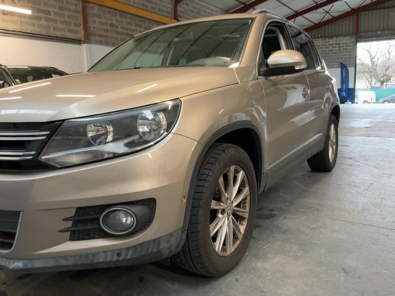 Volkswagen Tiguan 2.0 TDI Karat 4Motion BlueMotion Tech 2012 – снимка 2