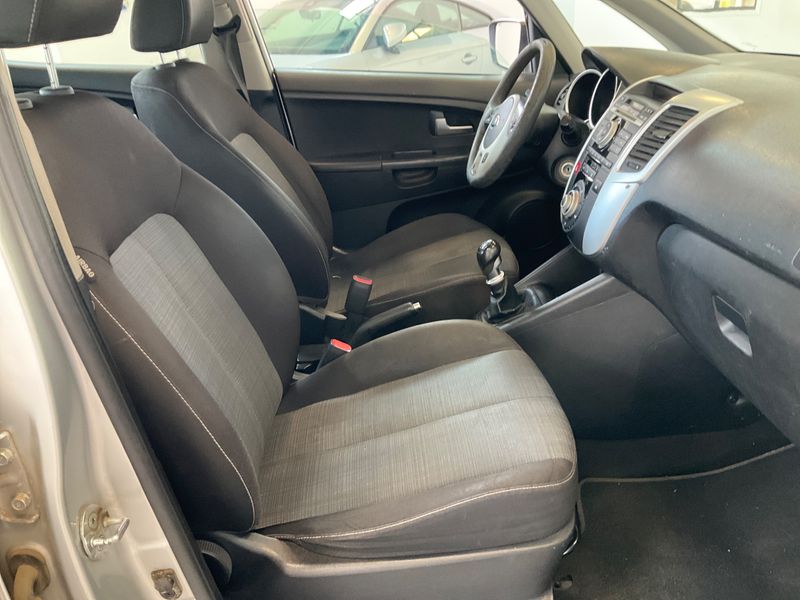 Kia Venga 1.4 Active 2013 – снимка 3