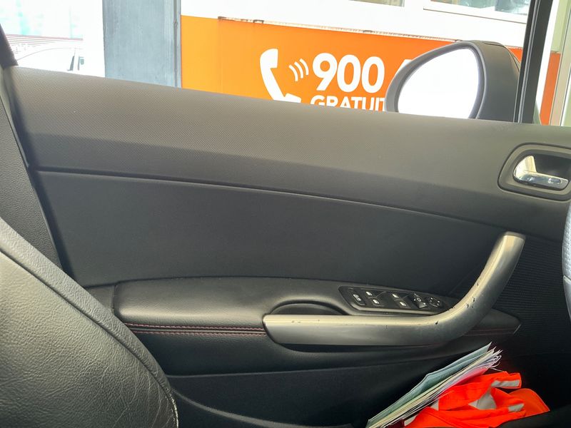 Peugeot 308 1.6 THP Allure 2012 – снимка 26