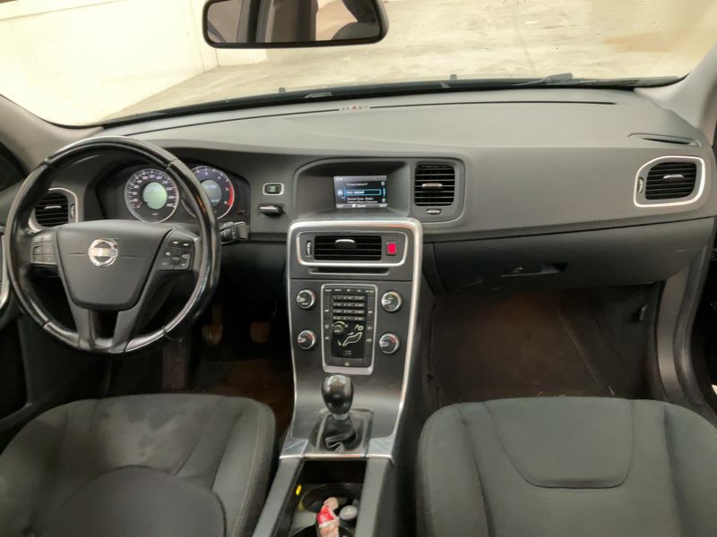 Volvo S60 1.6 D2 Kinetic 2012 – снимка 17