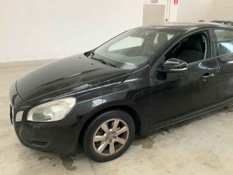 Volvo S60 1.6 D2 Kinetic 2012 – снимка 2
